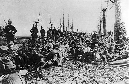 Ostfront 1914: In den Kämpfen bei Lodz gefangene Russen