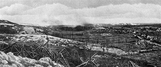 Der 1. Weltkrieg 1915: Blick über das Schlachtfeld am Südabhang der Lorettohöhe