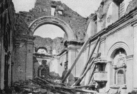 Die durch italienisches Artilleriefeuer zerstörte Kirche von Ranziano