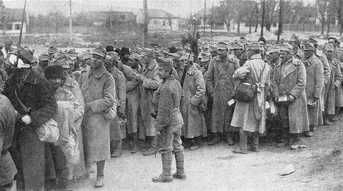 1. Weltkrieg: Rumänische Kriegsgefangene aus den Kämpfen bei Predeal