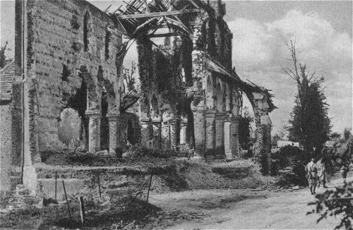 Westfront 1. Weltkrieg: Die Ruine der Kirche von Frise (Somme)