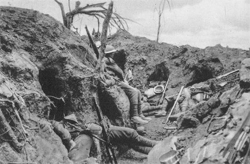Der 1. Weltkrieg: Englische Soldaten im Wald von Thiepval (Sommefront)