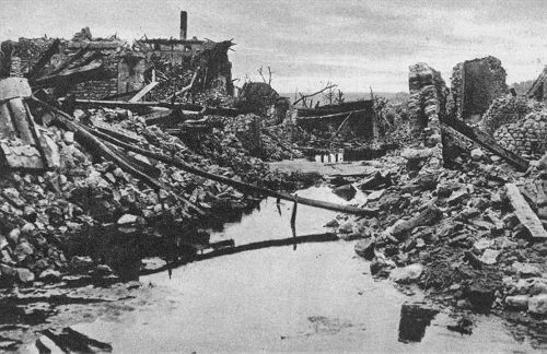 Westfront 1. Weltkrieg: Die zerstörte Ortschaft Esnes bei Verdun