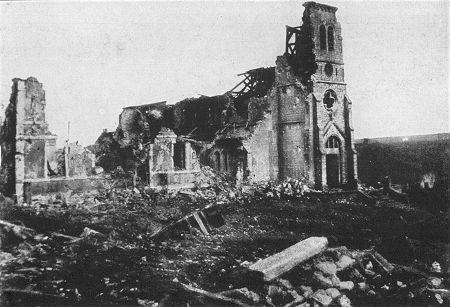 Verdun 1. Weltkrieg: Die zerstörte Kirche des Ortes Forges