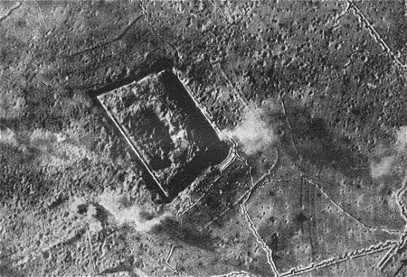 Westfront 1. Weltkrieg: Luftaufnahme des Fort Vaux bei Verdun