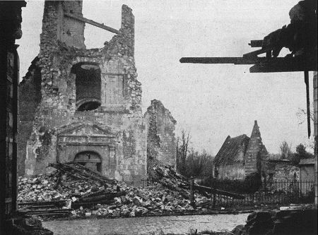 Die Ruine der Kirche von Fresnes bei Verdun