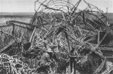 Die Reste des am 5. Mai 1916 bei Saloniki zerstörten Luftschiffs