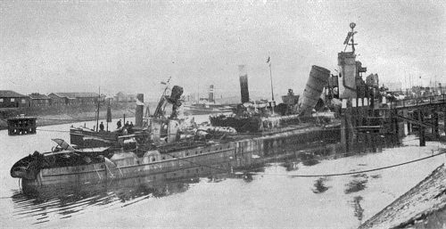 Der Erste Weltkrieg 1917: Das in Ymuiden eingelaufene deutsche Torpedoboot V 69
