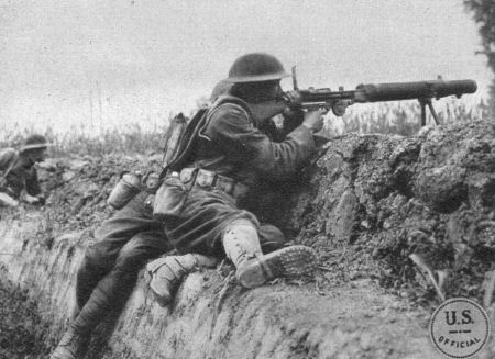 Westfront Erster Weltkrieg: Ein amerikanischer MG-Posten an der Ypern-Front