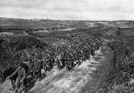 Deutsche Truppen im Vormarsch während der "Großen Schlacht in Frankreich"