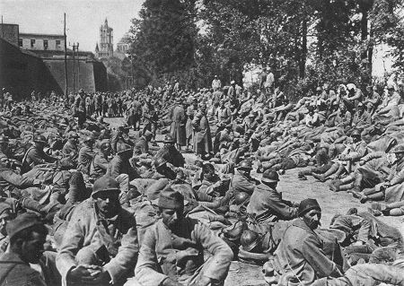 Gefangene Franzosen in der Zitadelle von Laon