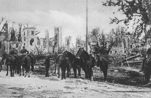 Westfront 1. Weltkrieg: Die Ruinen des Schlosses von Moreuil