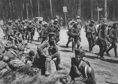 Der 1. Weltkrieg: Englische und französische Kolonialtruppen im Wald von Villers-Cotterets während der Gegenoffensive